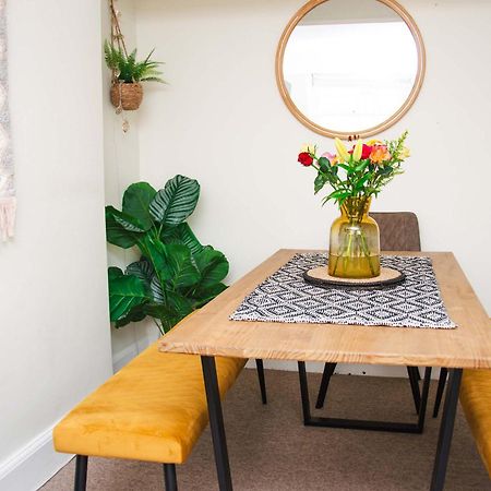 Beautiful Character 3 Bed City Centre Apartment Bath Ngoại thất bức ảnh
