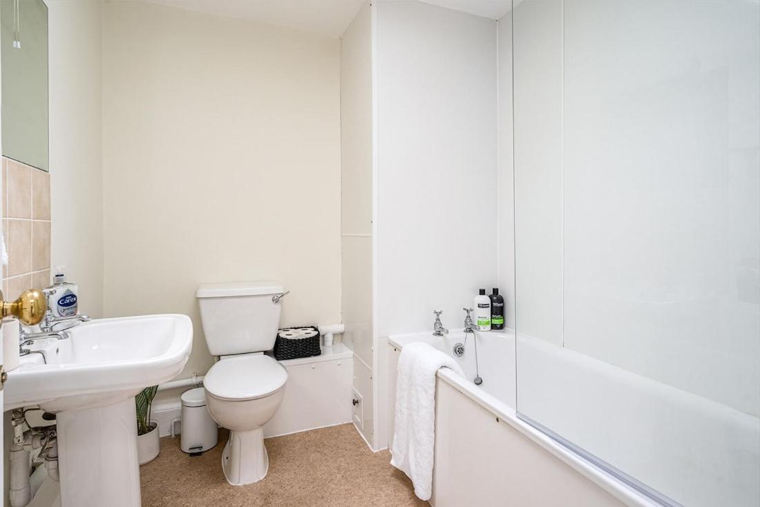 Beautiful Character 3 Bed City Centre Apartment Bath Ngoại thất bức ảnh